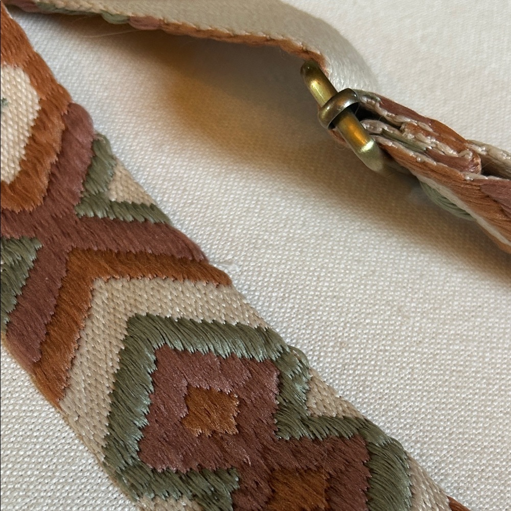 Anthropology Urban Originals Ivory Crossbody Bag with Patterned Strap - Picture 2 of 7